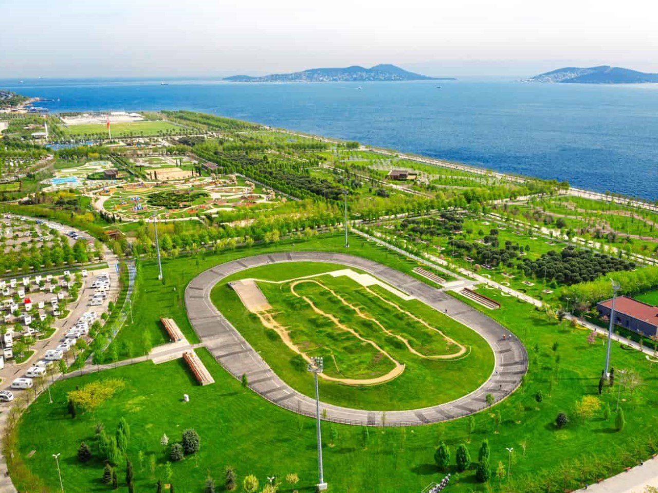 پارک ساحلی مال تپه